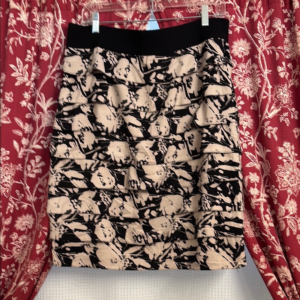Alfani Black and Cream Pencil Skirt